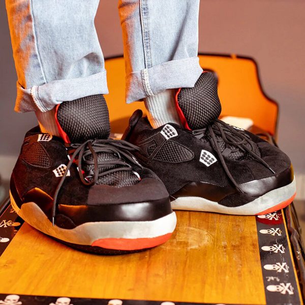 PANTUFLAS JORDAN 4 NEGRAS