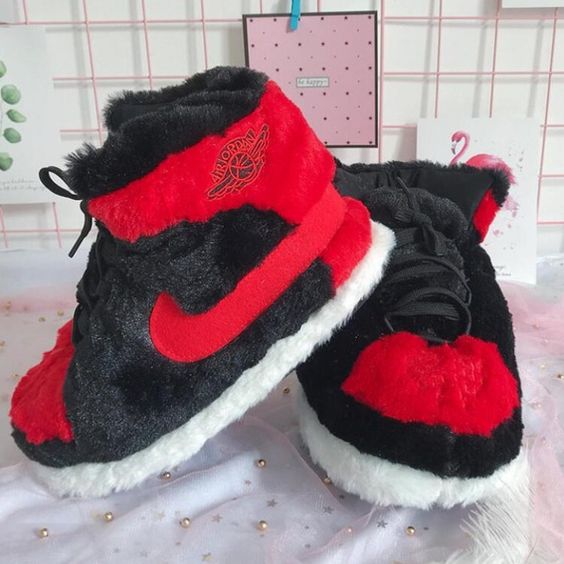 PANTUFLAS JORDAN 1 ROJA